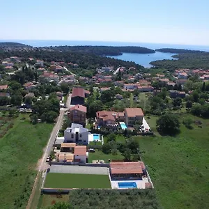 https://holiday-home-petrovic.in-istria.net