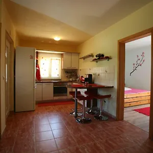 https://raj-muraj-ferienappartement.primorje-gorskikotar.com